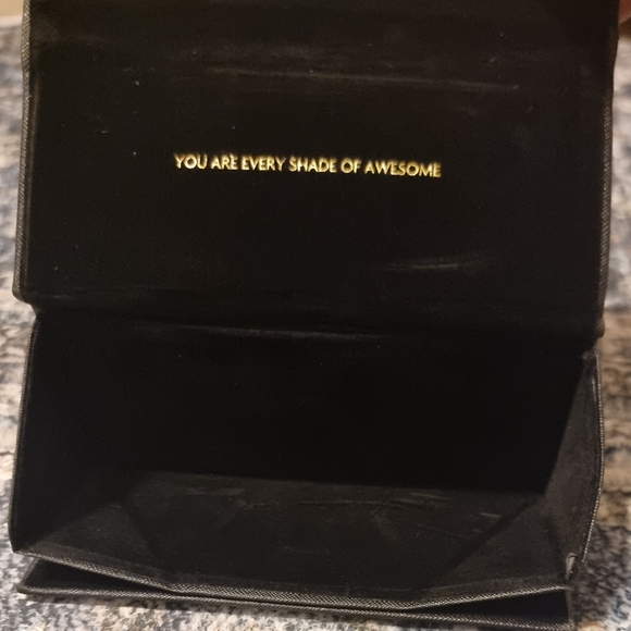 A Prive' Revaux Gold and Black Sunglasses with Sleek Design - Picture 5 of 5